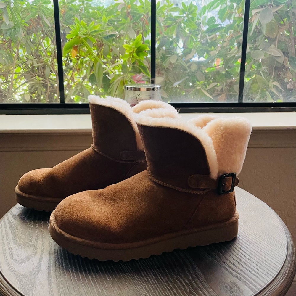 Lightly worn Ugg boots